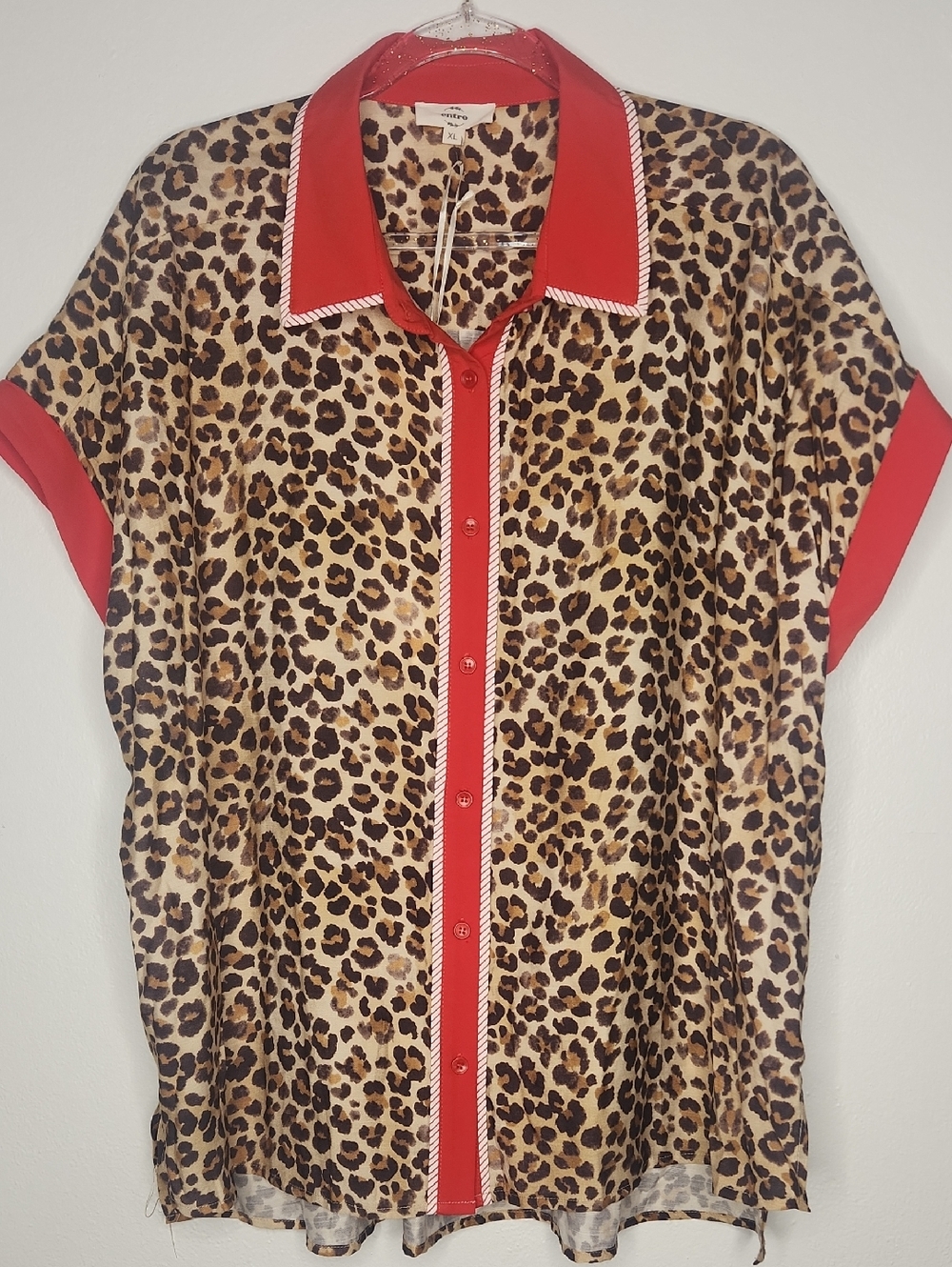 Entro Boho Cheetah Bold Statement Button Top with Red Trim Size XL - Picture 2 of 7